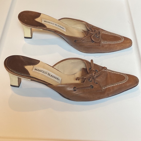 Manolo Blahnik 39 1/2 brown slides kitten heels. Brown leather, white stitching - Picture 1 of 9